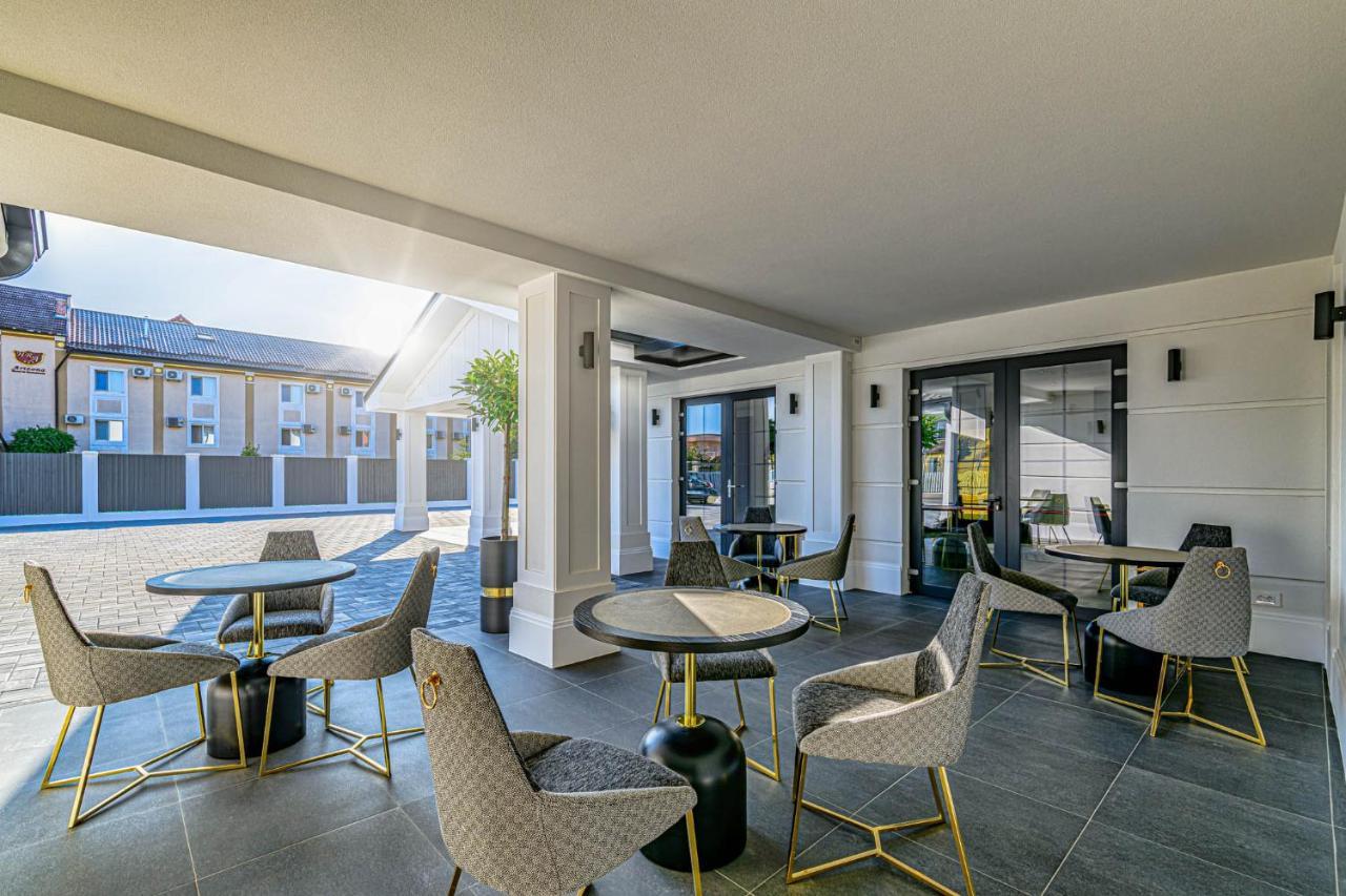 Hotel Boutique Donna Anna Giroc Exterior foto