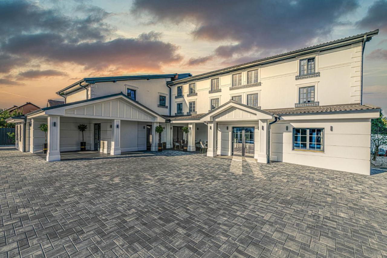 Hotel Boutique Donna Anna Giroc Exterior foto