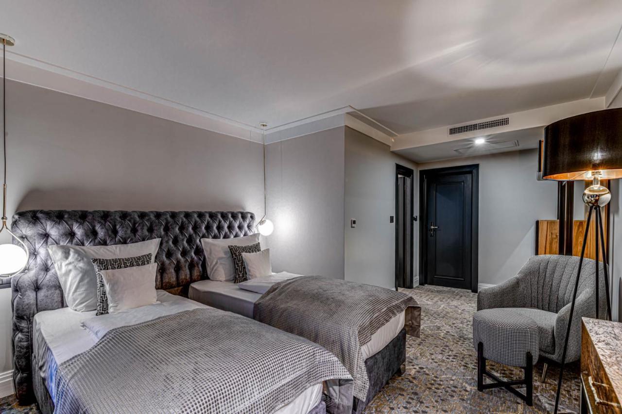 Hotel Boutique Donna Anna Giroc Exterior foto