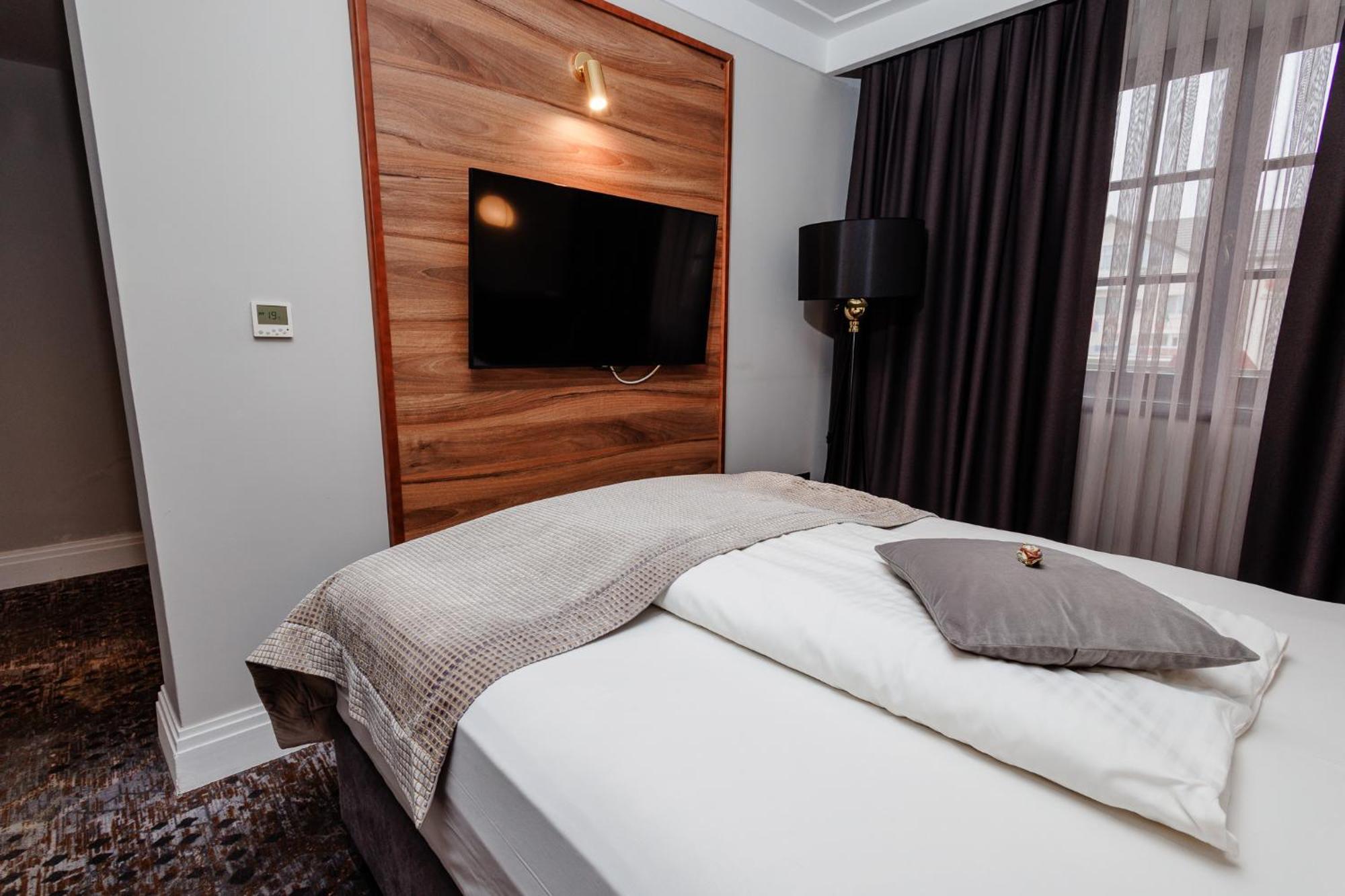 Hotel Boutique Donna Anna Giroc Exterior foto